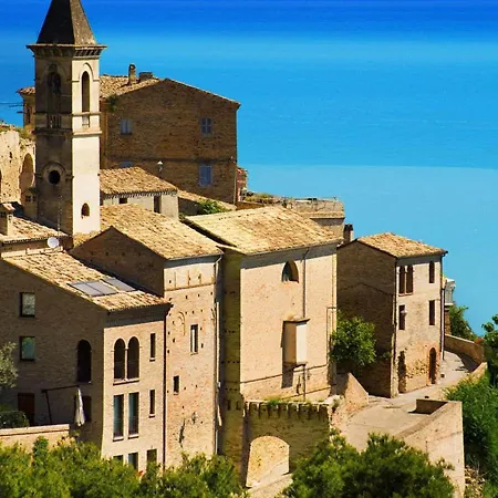 Casa vacanze Charming In With Shared Pool